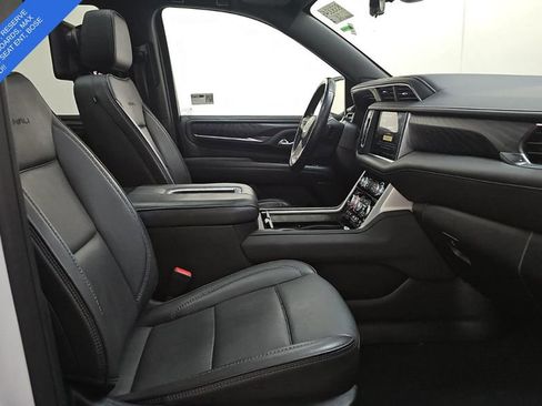 Used 2024 GMC Yukon Denali w/ Denali Reserve Package AWD/4WD image 5
