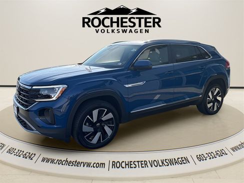 Used 2025 Volkswagen Atlas Cross Sport SEL image 3