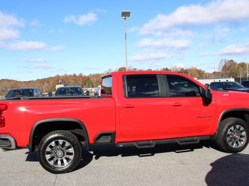 Used 2024 Chevrolet Silverado 2500 LT image 5