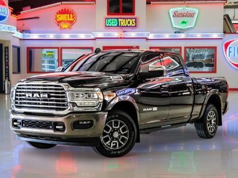 Used 2022 RAM 2500 Limited image 2