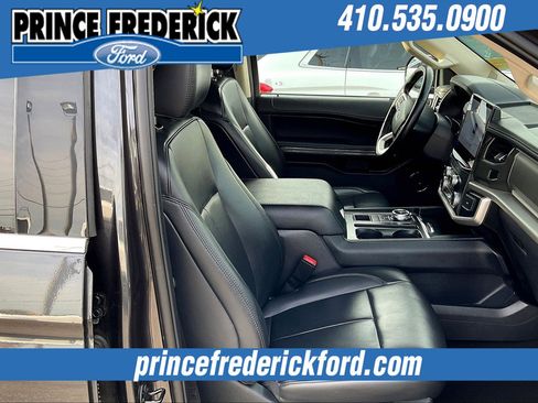 Used 2024 Ford Expedition XLT image 7