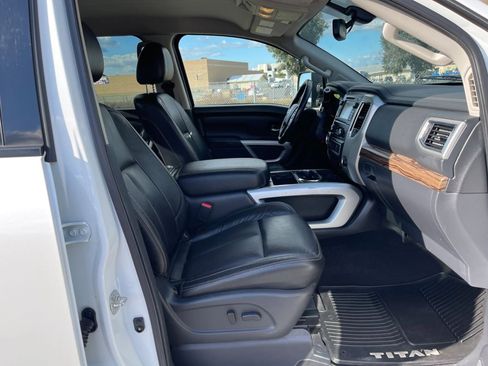 Used 2016 Nissan Titan SL image 25
