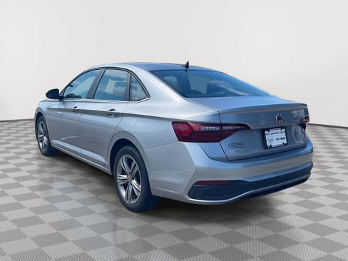 Used 2024 Volkswagen Jetta SE FWD image 7