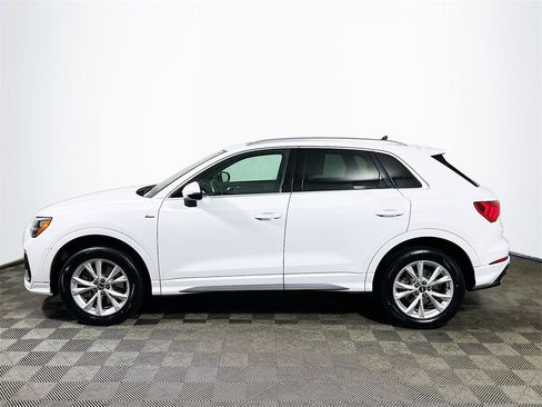 Used 2022 Audi Q3 2.0T Premium w/ Convenience Package image 5