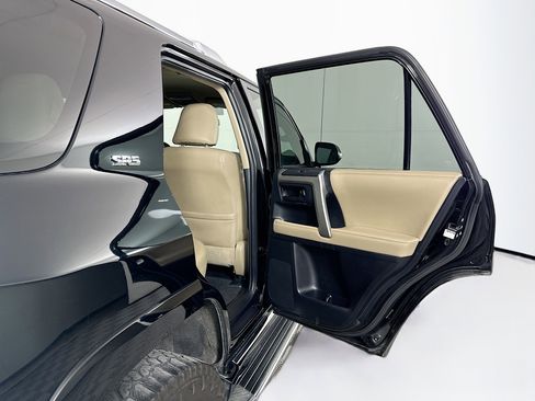 Used 2011 Toyota 4Runner SR5 image 27