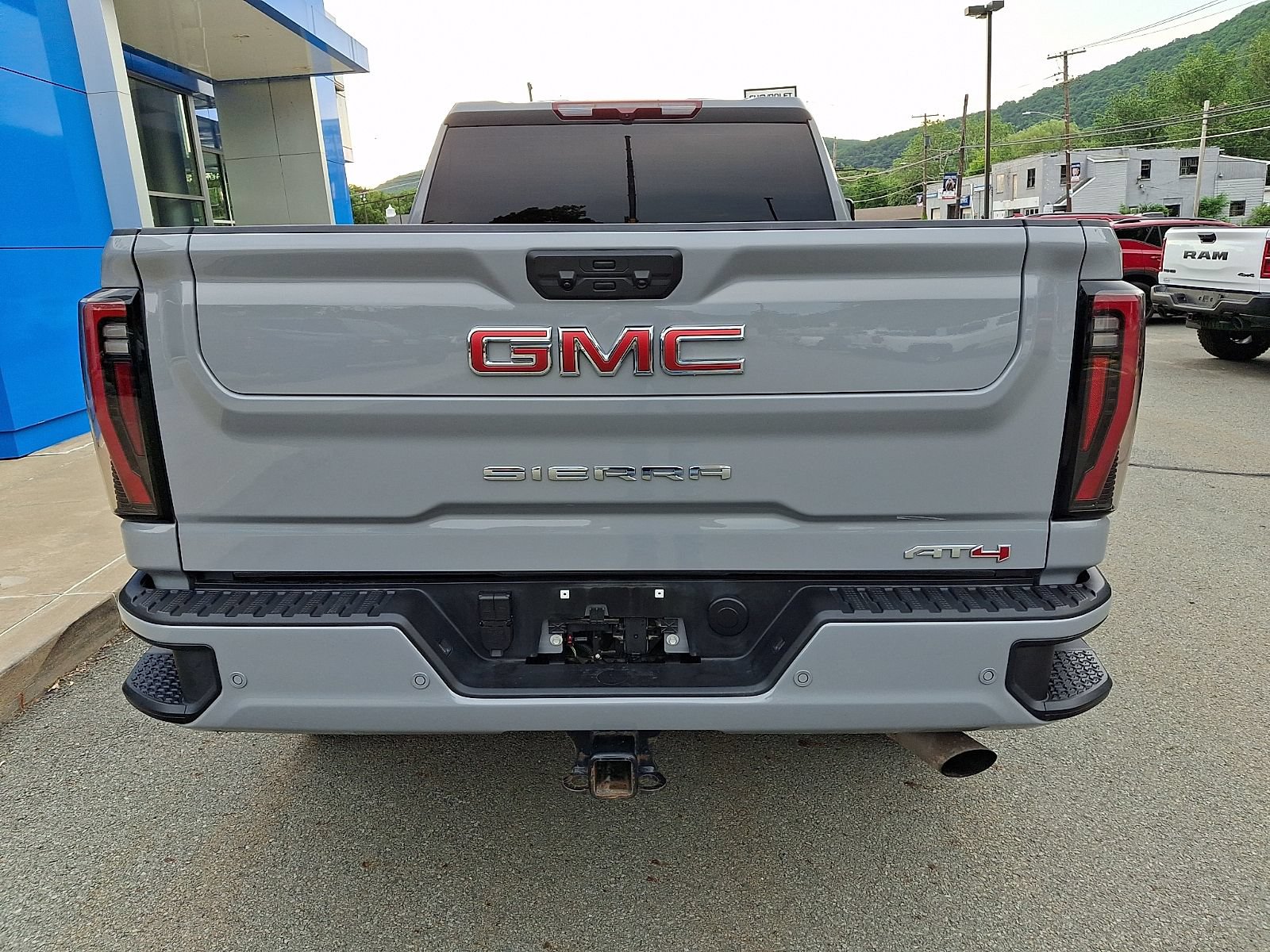 Used 2025 GMC Sierra 3500 AT4 AWD/4WD image 5