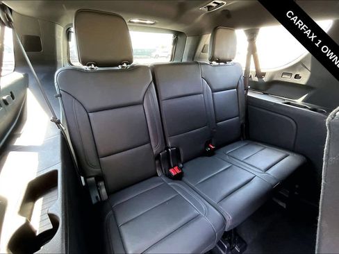 Used 2025 Chevrolet Suburban Z71 AWD/4WD image 25