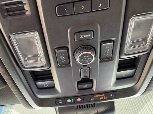 Used 2024 GMC Yukon XL SLT w/ SLT Luxury Package AWD/4WD image 26