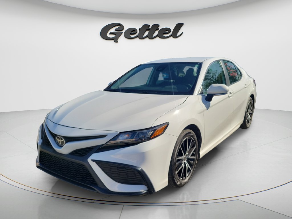 Used 2024 Toyota Camry SE w/ Convenience Package FWD image 1
