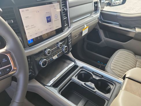 New 2026 Ford F450 Platinum w/ Platinum Plus Package image 23