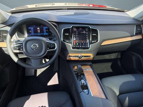 Certified 2023 Volvo XC90 B6 Plus AWD/4WD image 16
