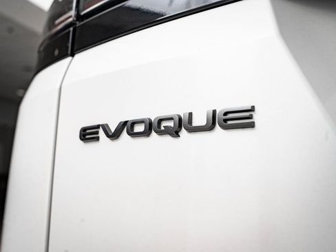 Used 2026 Land Rover Range Rover Evoque Dynamic SE image 9