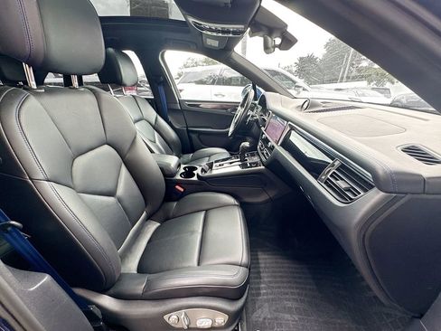 Used 2023 Porsche Macan image 30