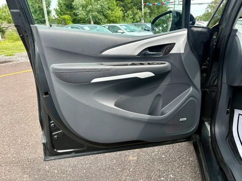 Used 2021 Chevrolet Bolt Premier w/ Infotainment Package FWD image 10