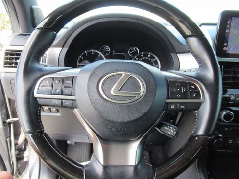 Used 2022 Lexus GX 460 Premium w/ Premium Package image 22