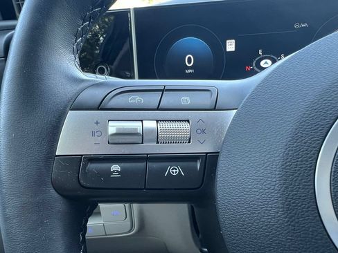 Certified 2025 Hyundai Tucson Limited FWD image 23