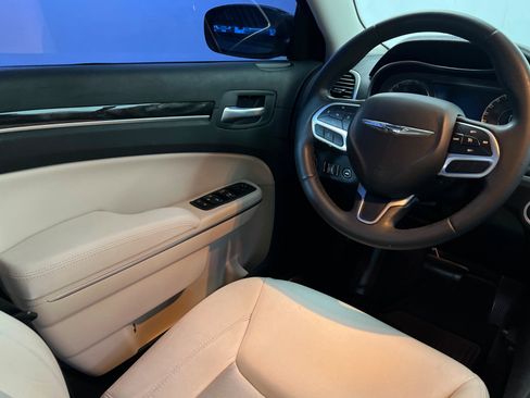 Used 2018 Chrysler 300 Touring w/ Sport Appearance Package RWD image 11
