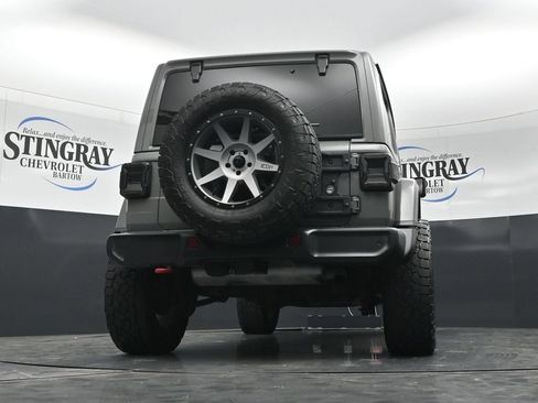 Used 2021 Jeep Wrangler Unlimited Rubicon AWD/4WD image 25