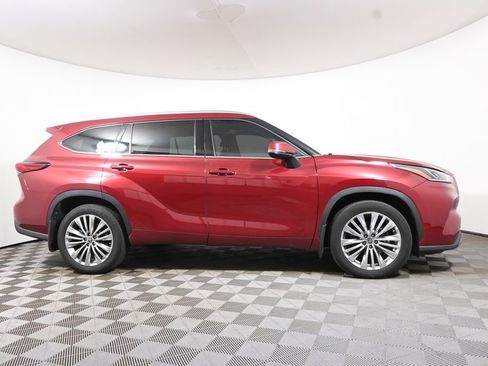 Used 2022 Toyota Highlander Platinum AWD/4WD image 8