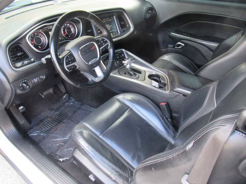 Used 2016 Dodge Challenger SXT Plus image 19