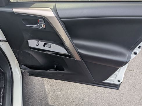 Used 2018 Toyota RAV4 Limited image 35