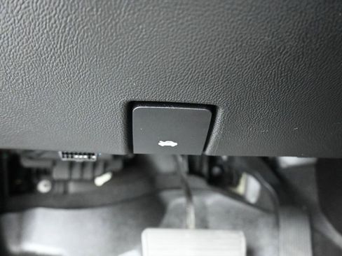 Used 2020 GMC Yukon XL SLT image 28