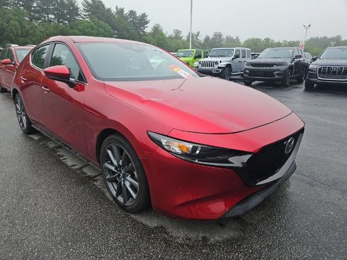 Used 2020 MAZDA MAZDA3 Hatchback w/ Preferred Package FWD image 1