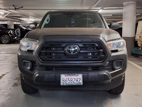 Used 2018 Toyota Tacoma SR RWD image 2