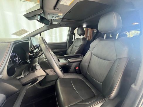 Used 2021 Toyota Sienna XSE image 10