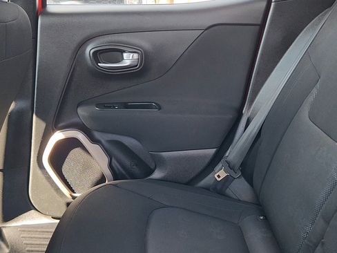 Used 2016 Jeep Renegade Latitude AWD/4WD image 15