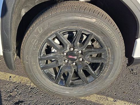 New 2026 GMC Sierra 1500 Elevation image 7