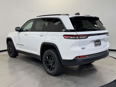 New 2026 Jeep Grand Cherokee Laredo image 5