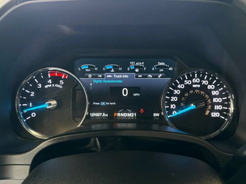 Used 2019 Ford F350 Platinum w/ Platinum Ultimate Package AWD/4WD image 19