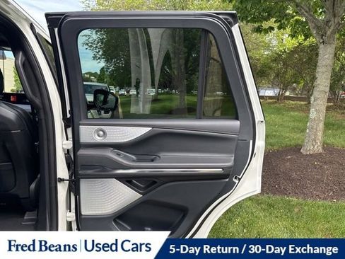 Used 2025 Lincoln Navigator Black Label AWD/4WD image 15