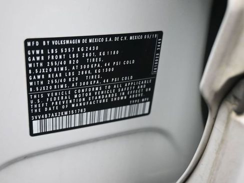 Used 2019 Volkswagen Tiguan SEL Premium R-Line image 18