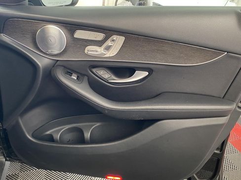 Used 2020 Mercedes-Benz GLC 300 w/ Multimedia Package image 6