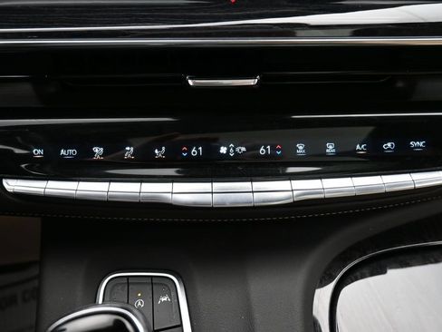 Used 2021 Cadillac Escalade Premium Luxury w/ Driver Assist Tech Package AWD/4WD image 17