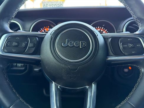 Used 2021 Jeep Wrangler Unlimited Sahara image 28