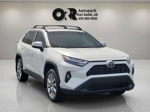 Used 2022 Toyota RAV4 XLE Premium image 1