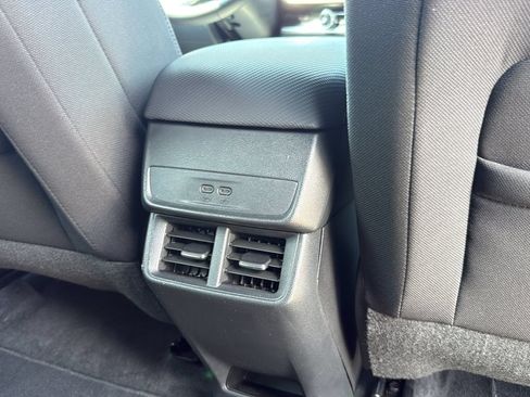 Used 2026 Chevrolet Equinox LT AWD/4WD image 26