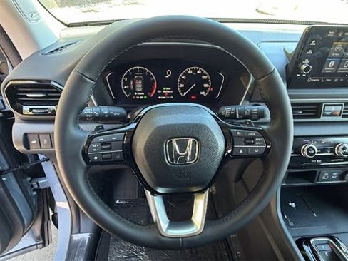 New 2025 Honda Pilot Touring image 26