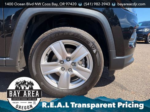 Used 2022 Jeep Compass Latitude FWD image 27