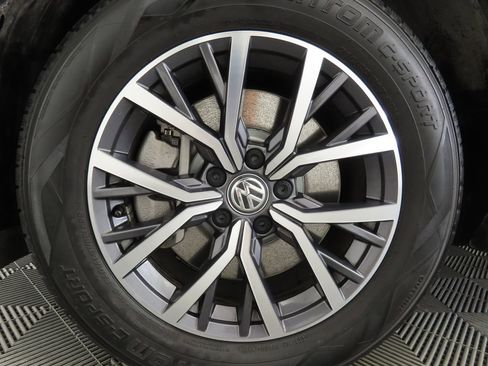 Used 2021 Volkswagen Tiguan S image 30