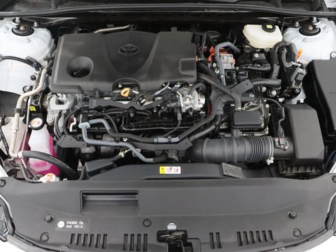 Used 2025 Toyota Camry LE image 37