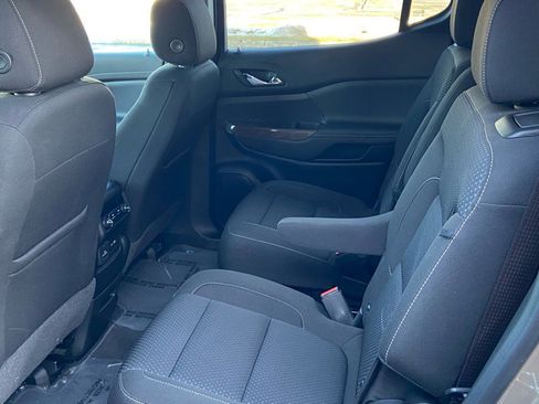 Used 2022 GMC Acadia SLE w/ Driver Convenience Package image 6