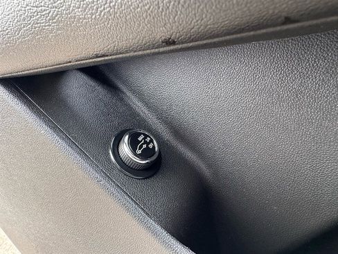 Used 2017 Cadillac XT5 Premium Luxury image 12