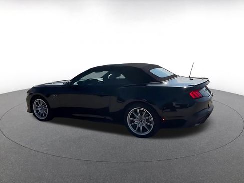 Used 2025 Ford Mustang GT Premium RWD image 9