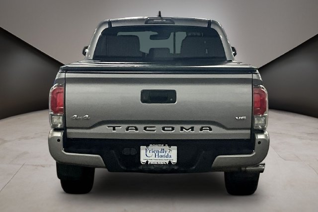 Used 2018 Toyota Tacoma Limited AWD/4WD image 5