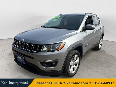Used 2018 Jeep Compass Latitude w/ Cold Weather Group AWD/4WD image 1