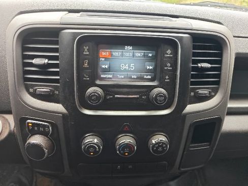Used 2017 RAM 1500 Express RWD image 10